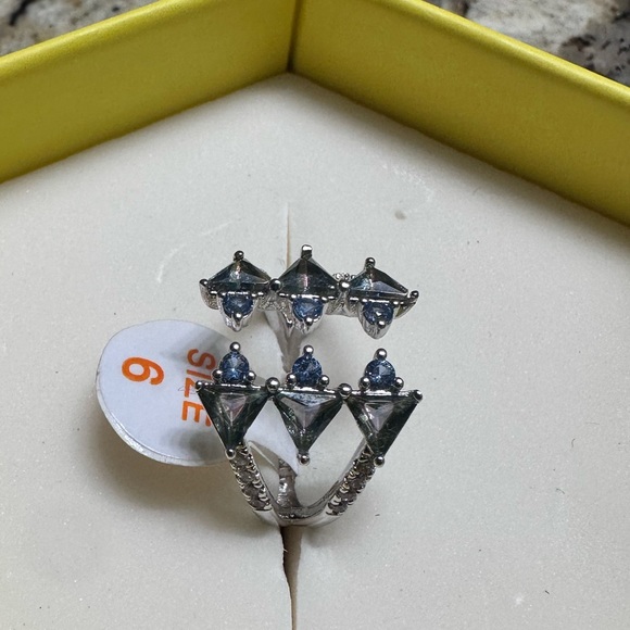 RBP6648 Modern Elegance GREEN Rainbow Topaz Size 6 Ring - Picture 2 of 3